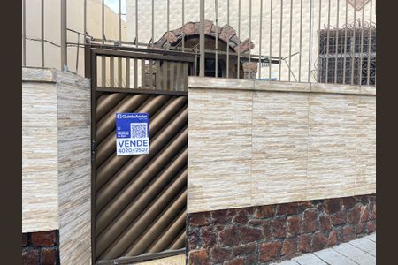 Casa à venda com 200m², 3 quartos e 2 vagas Casa à venda com 200m², 3 quartos e 2 vagasPlaquinha