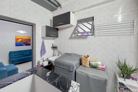 Casa à venda com 174m², 3 quartos e sem vaga Casa à venda com 174m², 3 quartos e sem vagaCozinha
