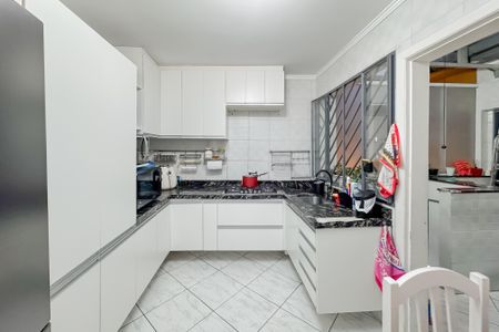 Casa à venda com 174m², 3 quartos e sem vaga Casa à venda com 174m², 3 quartos e sem vagaCozinha