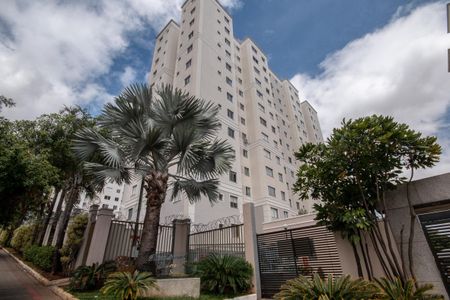 Apartamento à venda com 79m², 2 quartos e 2 vagasFachada e portaria