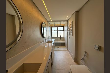 Apartamento à venda com 287m², 3 quartos e 4 vagas Apartamento à venda com 287m², 3 quartos e 4 vagasBanheiro da Suíte 3