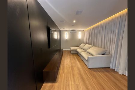 Apartamento à venda com 287m², 3 quartos e 4 vagas Apartamento à venda com 287m², 3 quartos e 4 vagasSala de TV