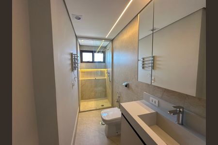 Apartamento à venda com 287m², 3 quartos e 4 vagas Apartamento à venda com 287m², 3 quartos e 4 vagasBanheiro da Suíte 2