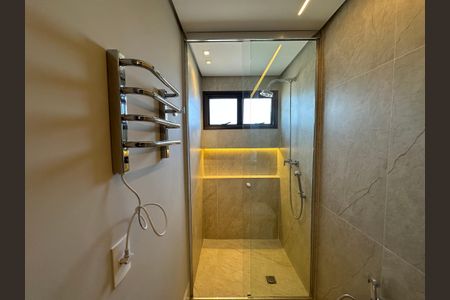 Apartamento à venda com 287m², 3 quartos e 4 vagas Apartamento à venda com 287m², 3 quartos e 4 vagasBanheiro da Suíte 2