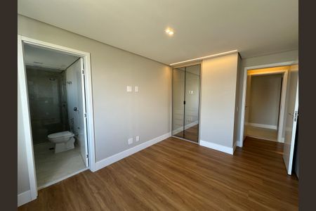 Apartamento à venda com 287m², 3 quartos e 4 vagas Apartamento à venda com 287m², 3 quartos e 4 vagasSuíte 1