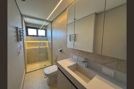 Apartamento à venda com 287m², 3 quartos e 4 vagas Apartamento à venda com 287m², 3 quartos e 4 vagasBanheiro da Suíte 2