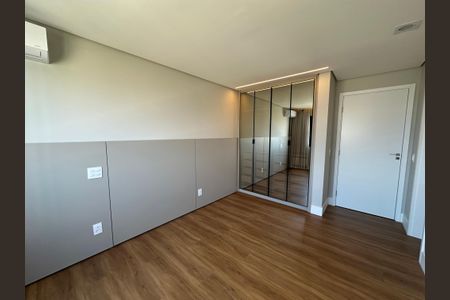 Apartamento à venda com 287m², 3 quartos e 4 vagas Apartamento à venda com 287m², 3 quartos e 4 vagasSuíte 2