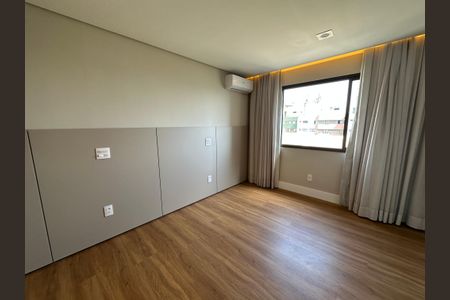 Apartamento à venda com 287m², 3 quartos e 4 vagas Apartamento à venda com 287m², 3 quartos e 4 vagasSuíte 1