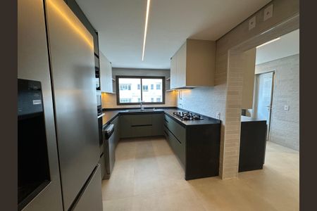 Apartamento à venda com 287m², 3 quartos e 4 vagas Apartamento à venda com 287m², 3 quartos e 4 vagasCozinha