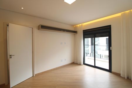 Casa de condomínio para alugar com 460m², 4 quartos e 4 vagasSuite 4