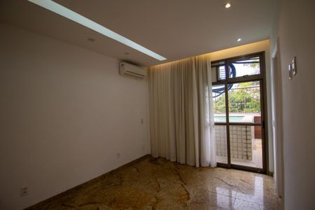 Apartamento para alugar com 280m², 3 quartos e 2 vagasSuíte