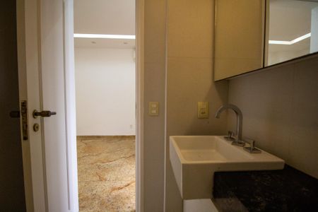 Apartamento para alugar com 280m², 3 quartos e 2 vagasBanheiro da Suíte