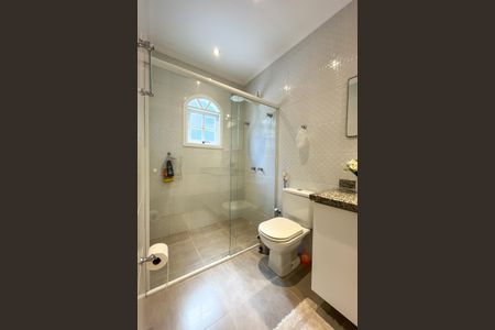 Casa à venda com 195m², 4 quartos e 2 vagas Casa à venda com 195m², 4 quartos e 2 vagasBanheiro da Suíte