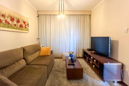 Casa à venda com 195m², 4 quartos e 2 vagasSala