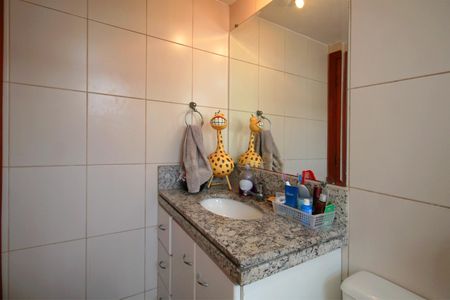 Apartamento à venda com 152m², 4 quartos e 4 vagasBanheiro da Suíte 2