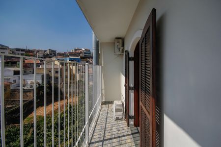 Casa à venda com 390m², 4 quartos e 4 vagas Casa à venda com 390m², 4 quartos e 4 vagasVaranda do Quarto 1