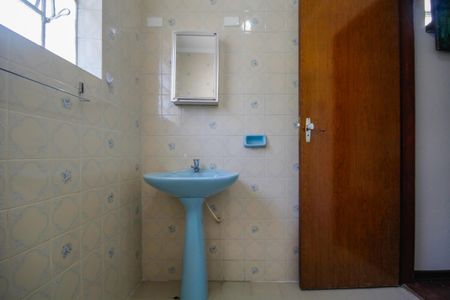 Casa à venda com 390m², 4 quartos e 4 vagas Casa à venda com 390m², 4 quartos e 4 vagasBanheiro 1