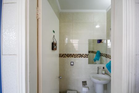 Casa à venda com 390m², 4 quartos e 4 vagas Casa à venda com 390m², 4 quartos e 4 vagasBanheiro 2