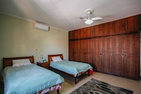 Casa à venda com 390m², 4 quartos e 4 vagas Casa à venda com 390m², 4 quartos e 4 vagasQuarto 3