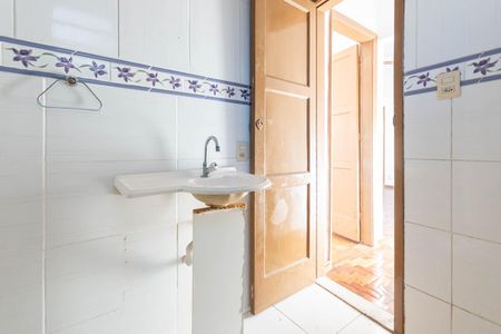 Apartamento à venda com 65m², 2 quartos e sem vaga Apartamento à venda com 65m², 2 quartos e sem vagaBanheiro