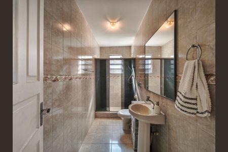 Casa à venda com 146m², 4 quartos e 3 vagas Casa à venda com 146m², 4 quartos e 3 vagasBanheiro Corredor 2