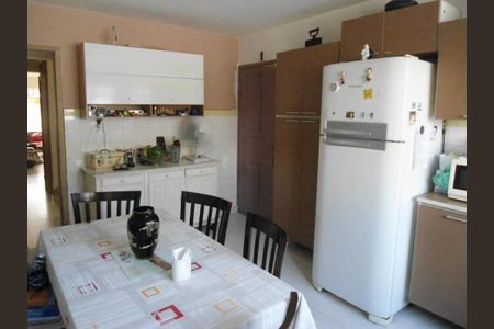 Casa à venda com 140m², 3 quartos e 2 vagas