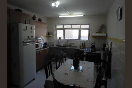 Casa à venda com 3 quartos, 140m² em Jardim das Acacias, São Paulo