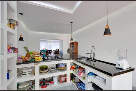 Casa à venda com 205m², 2 quartos e 4 vagas