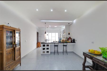 Casa à venda com 205m², 2 quartos e 4 vagas