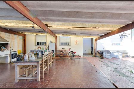 Casa à venda com 205m², 2 quartos e 4 vagas