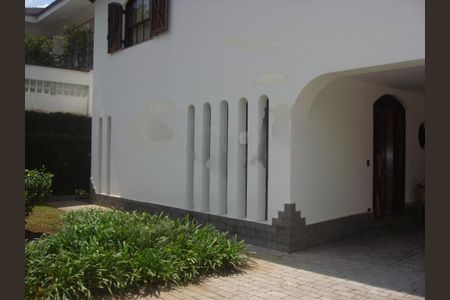 Casa à venda com 325m², 3 quartos e 3 vagas