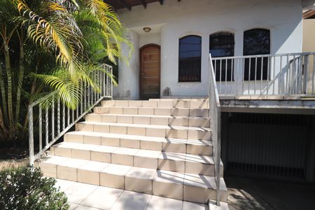 Casa à venda com 320m², 3 quartos e 7 vagasFachada casa