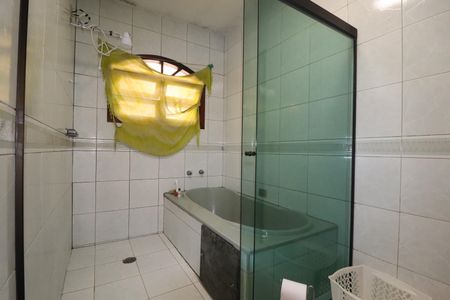 Casa à venda com 320m², 3 quartos e 7 vagasBanheiro Suíte