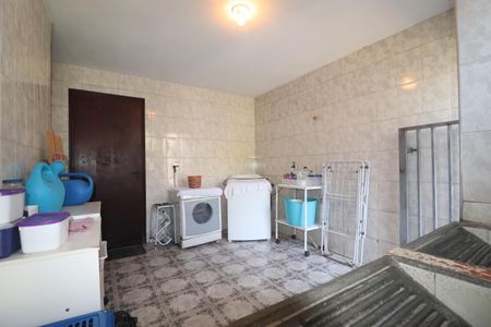 Casa à venda com 320m², 3 quartos e 7 vagasÁrea de Serviço