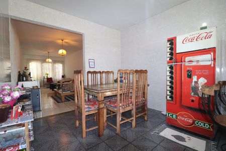 Casa à venda com 320m², 3 quartos e 7 vagasCopa