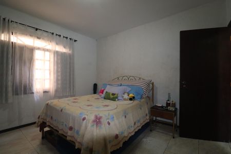 Casa à venda com 320m², 3 quartos e 7 vagasQuarto 2