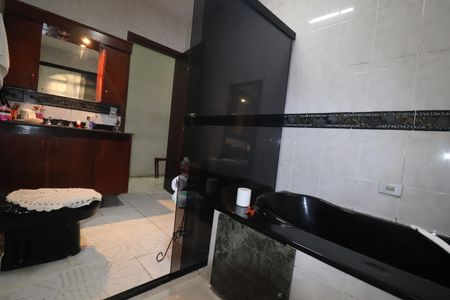 Casa à venda com 320m², 3 quartos e 7 vagasBanheiro 