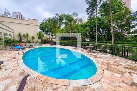 Apartamento à venda com 184m², 4 quartos e 3 vagas Apartamento à venda com 184m², 4 quartos e 3 vagasÁrea comum - Piscina