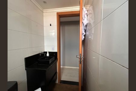 Apartamento à venda com 43m², 2 quartos e 1 vagaBanheiro Social