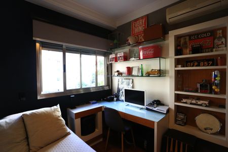 Apartamento à venda com 212m², 3 quartos e 4 vagas Apartamento à venda com 212m², 3 quartos e 4 vagasSuíte 2