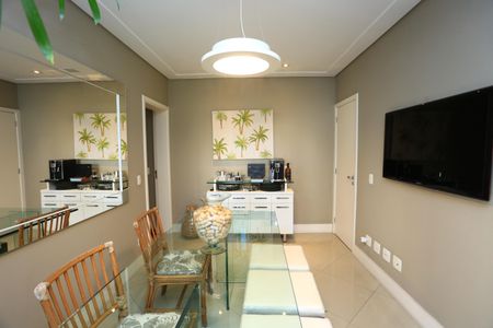 Apartamento à venda com 212m², 3 quartos e 4 vagas Apartamento à venda com 212m², 3 quartos e 4 vagasSala de Jantar