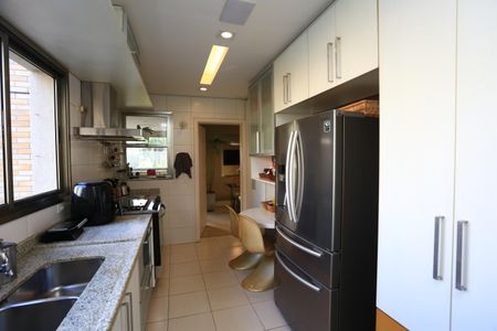 Apartamento à venda com 212m², 3 quartos e 4 vagas Apartamento à venda com 212m², 3 quartos e 4 vagasCozinha