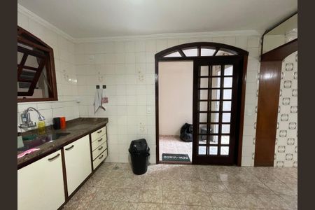 Casa para alugar com 210m², 3 quartos e 2 vagas Casa para alugar com 210m², 3 quartos e 2 vagasCozinha