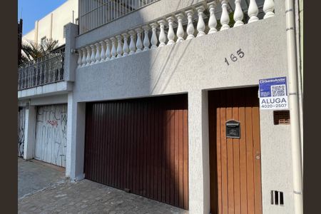 Casa para alugar com 210m², 3 quartos e 2 vagas Casa para alugar com 210m², 3 quartos e 2 vagasFachada