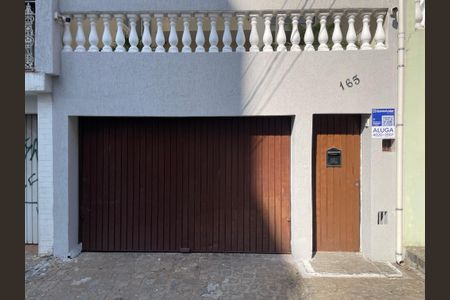 Casa para alugar com 210m², 3 quartos e 2 vagas Casa para alugar com 210m², 3 quartos e 2 vagasFachada