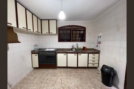 Casa para alugar com 210m², 3 quartos e 2 vagas Casa para alugar com 210m², 3 quartos e 2 vagasCozinha