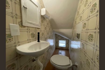 Casa para alugar com 210m², 3 quartos e 2 vagas Casa para alugar com 210m², 3 quartos e 2 vagasBanheiro 2