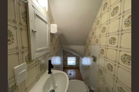 Casa para alugar com 210m², 3 quartos e 2 vagas Casa para alugar com 210m², 3 quartos e 2 vagasBanheiro 2