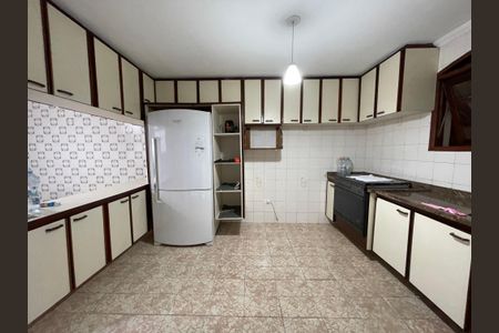 Casa para alugar com 210m², 3 quartos e 2 vagas Casa para alugar com 210m², 3 quartos e 2 vagasCozinha