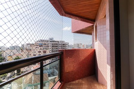 Apartamento à venda com 256m², 4 quartos e 4 vagas Apartamento à venda com 256m², 4 quartos e 4 vagasVaranda da Suíte 3